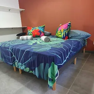 Le Fare Ape Tarua Taputapuapea